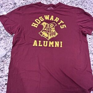 Harry Potter Maroon Hogwarts Alumni Tee L‎